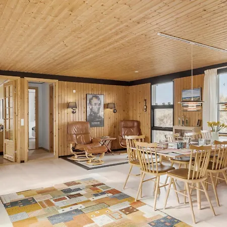 5 Bedroom Lovely In 別荘 *