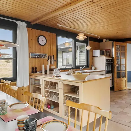 5 Bedroom Lovely In Saltum