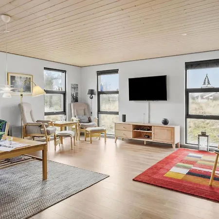Сasa de vacaciones 5 Bedroom Lovely In