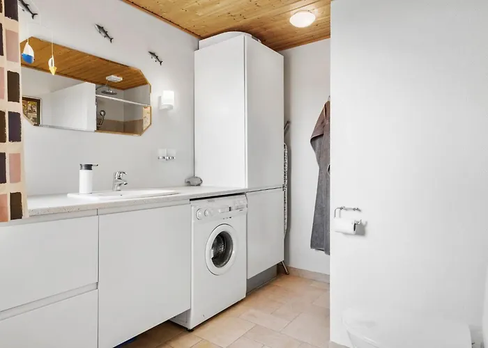 5 Bedroom Lovely In * Saltum